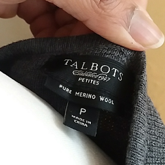 Dress - Picture 4 of 4